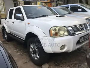 Nissan Hardbody 2005 White