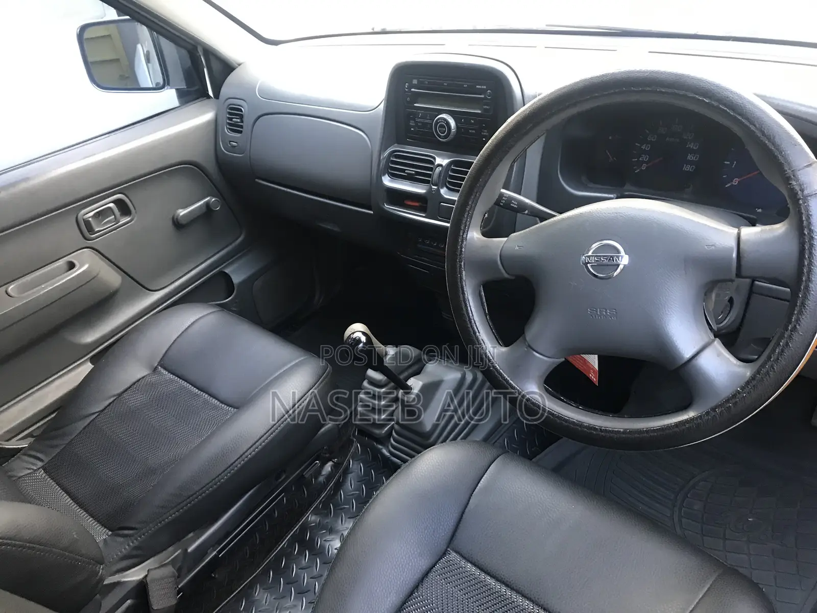Nissan Hardbody 2005 White