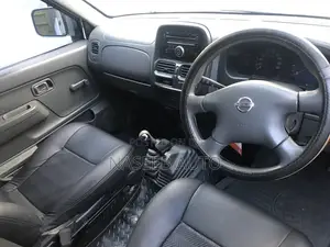 Nissan Hardbody 2005 White
