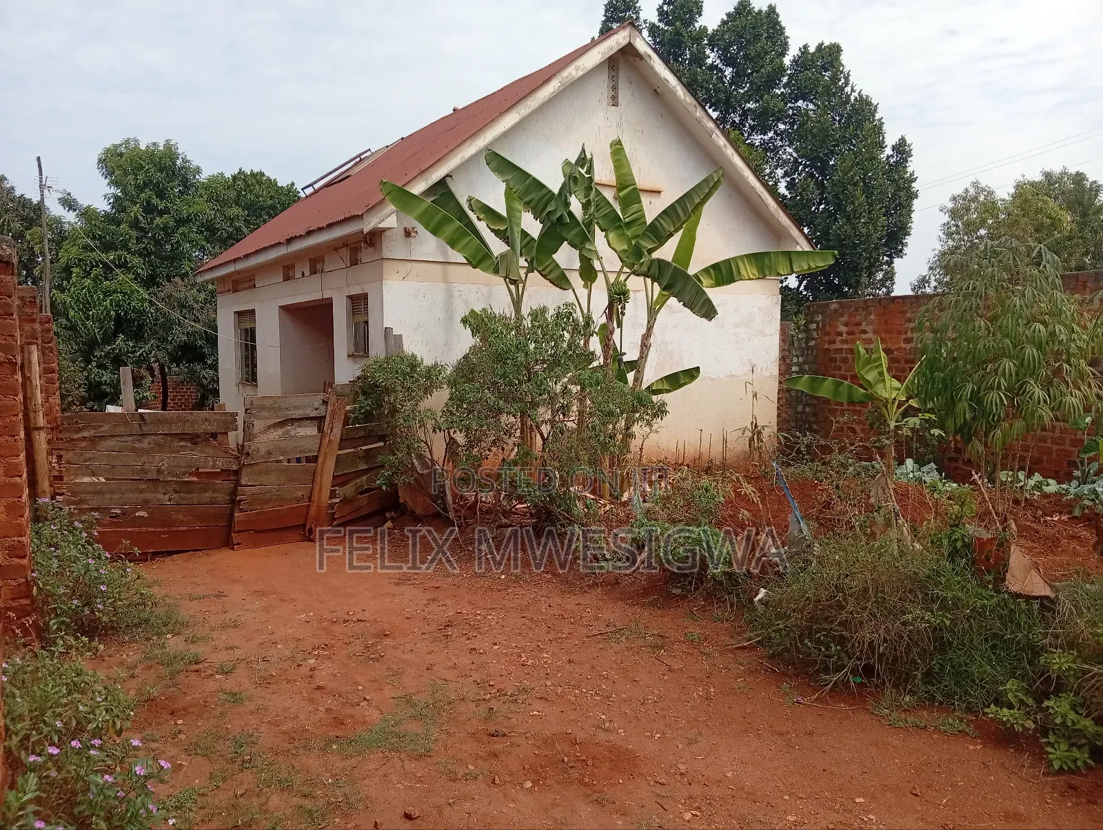 1bdrm House in Buuzi Namulanda, Makindye for sale