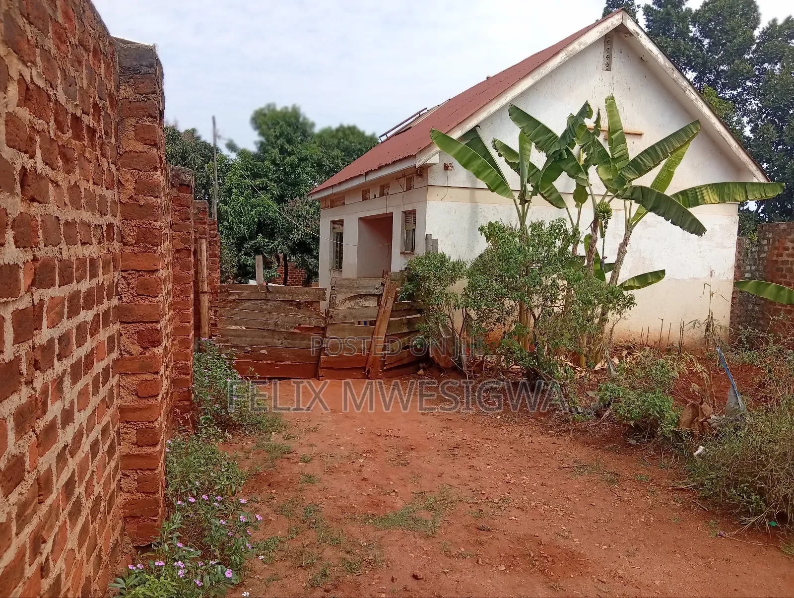 1bdrm House in Buuzi Namulanda, Makindye for sale