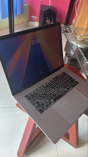 Laptop Apple MacBook Pro 2019 32GB Intel Core i9 SSD 1T
