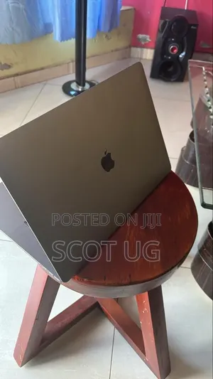 Laptop Apple MacBook Pro 2019 32GB Intel Core i9 SSD 1T