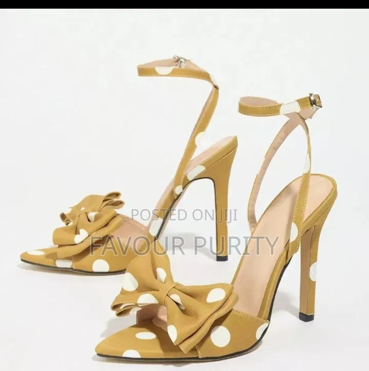 Feet's by Elfie