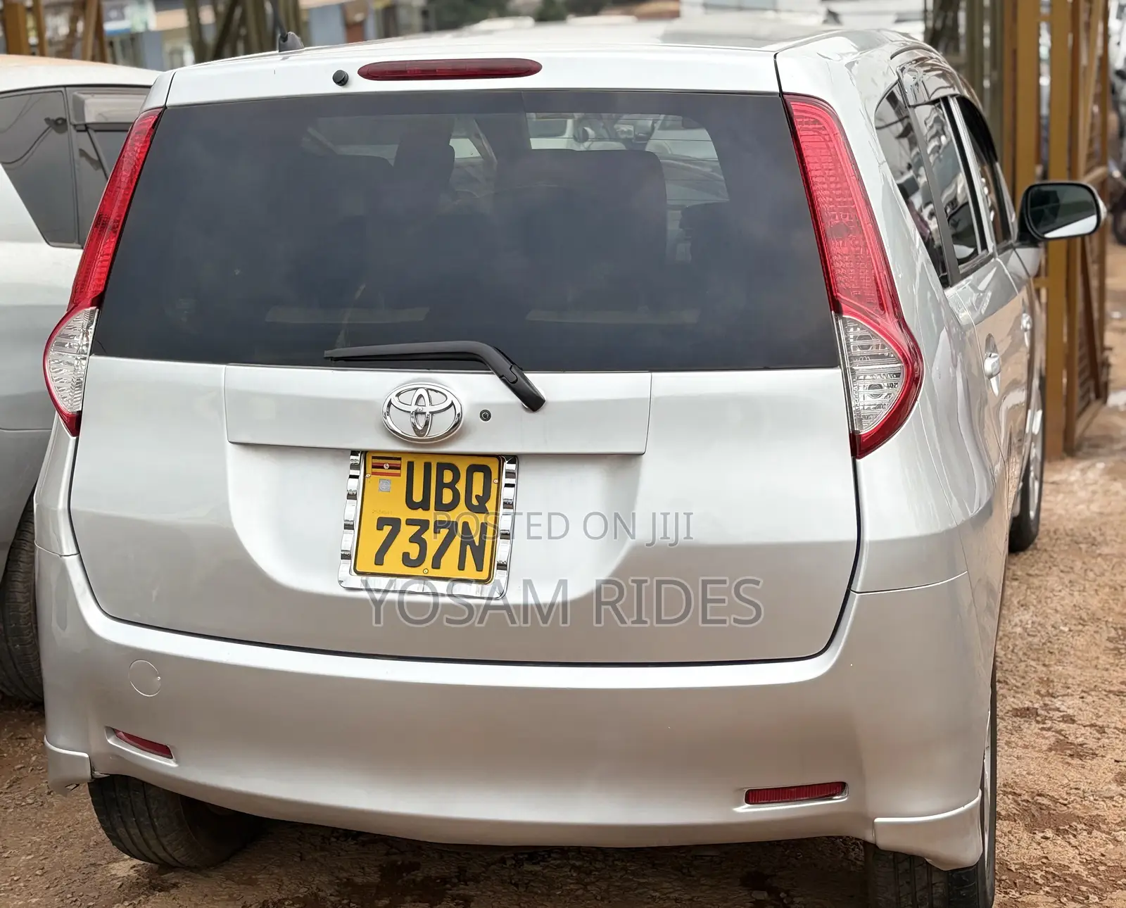Toyota Passo Sette 1.5 FWD 2010 Silver