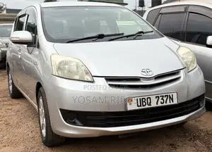 Toyota Passo Sette 1.5 FWD 2010 Silver