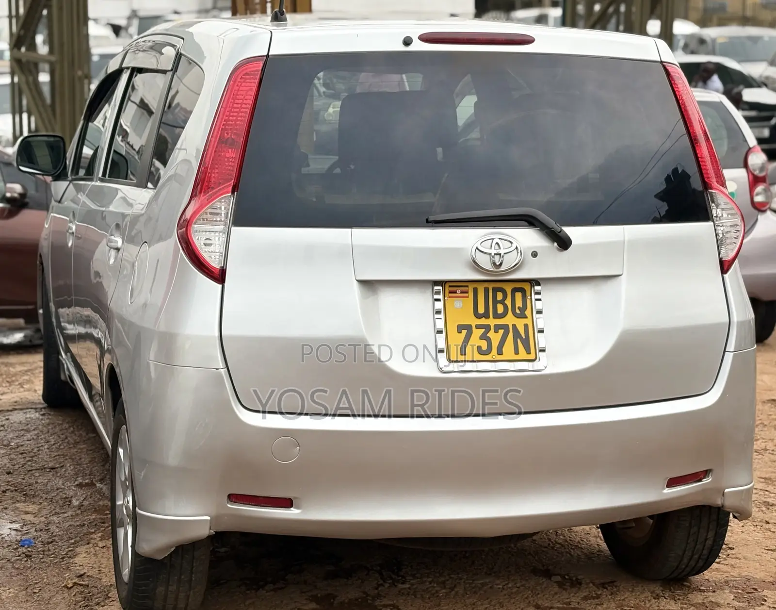 Toyota Passo Sette 1.5 FWD 2010 Silver