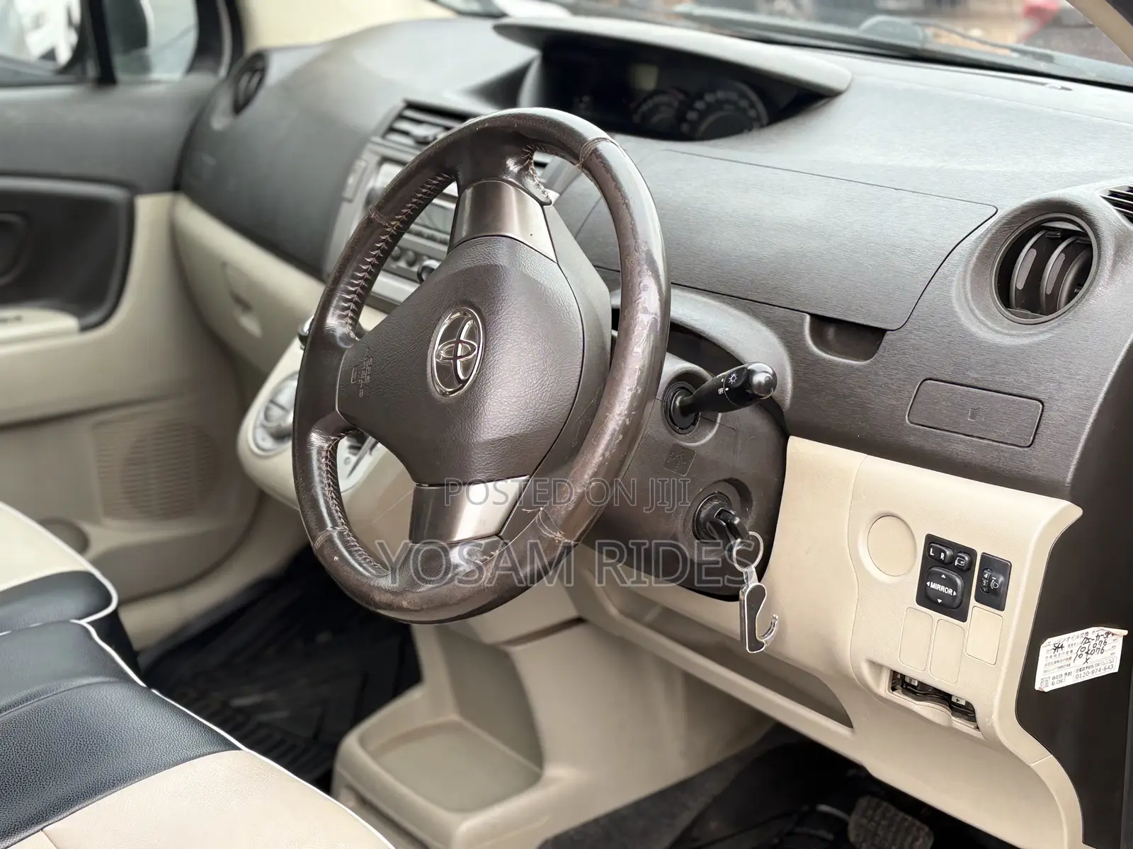 Toyota Passo Sette 1.5 FWD 2010 Silver