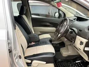 Toyota Passo Sette 1.5 FWD 2010 Silver