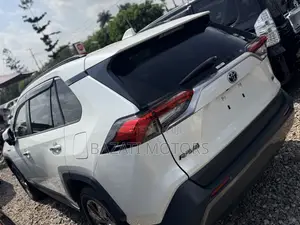 Toyota RAV4 2019 White