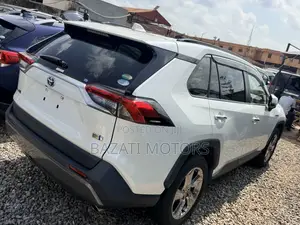 Toyota RAV4 2019 White