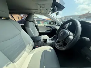 Toyota RAV4 2019 White