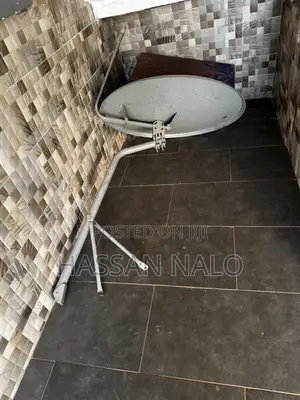 Used Satellite Dish With Mounting Bracket – Complete Dish