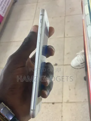 Apple iPhone 8 Plus 64 GB White