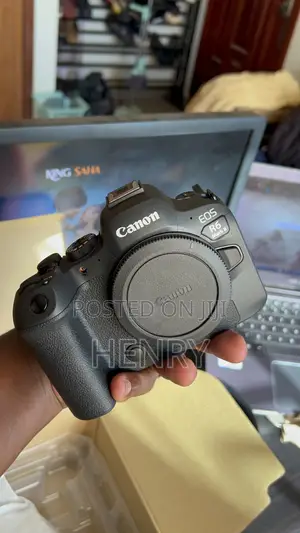 Canon R6 Mark II New.