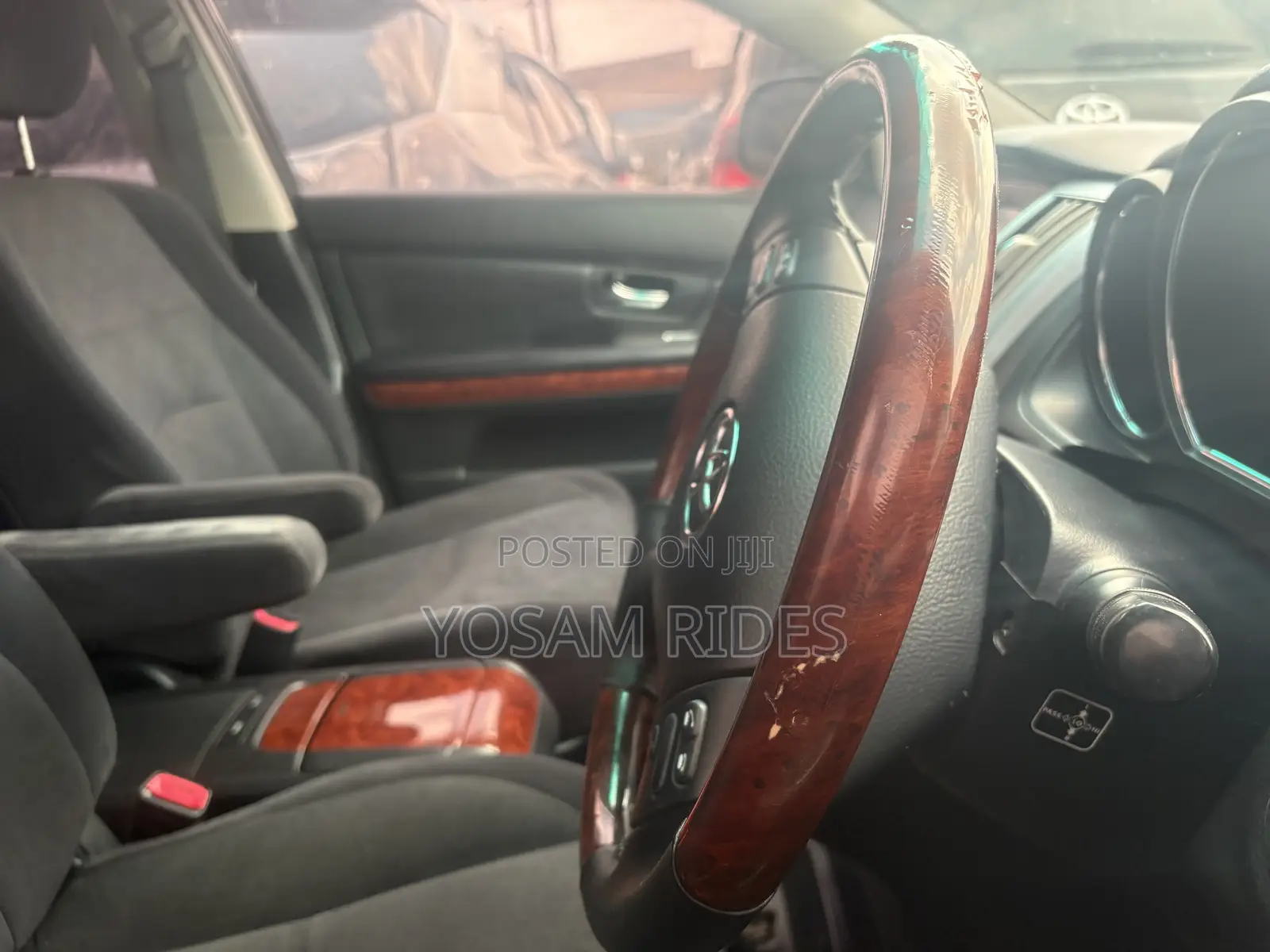 Toyota Harrier 2.4 2011 Gold
