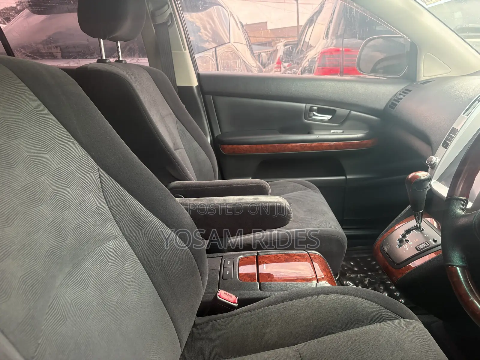 Toyota Harrier 2.4 2011 Gold