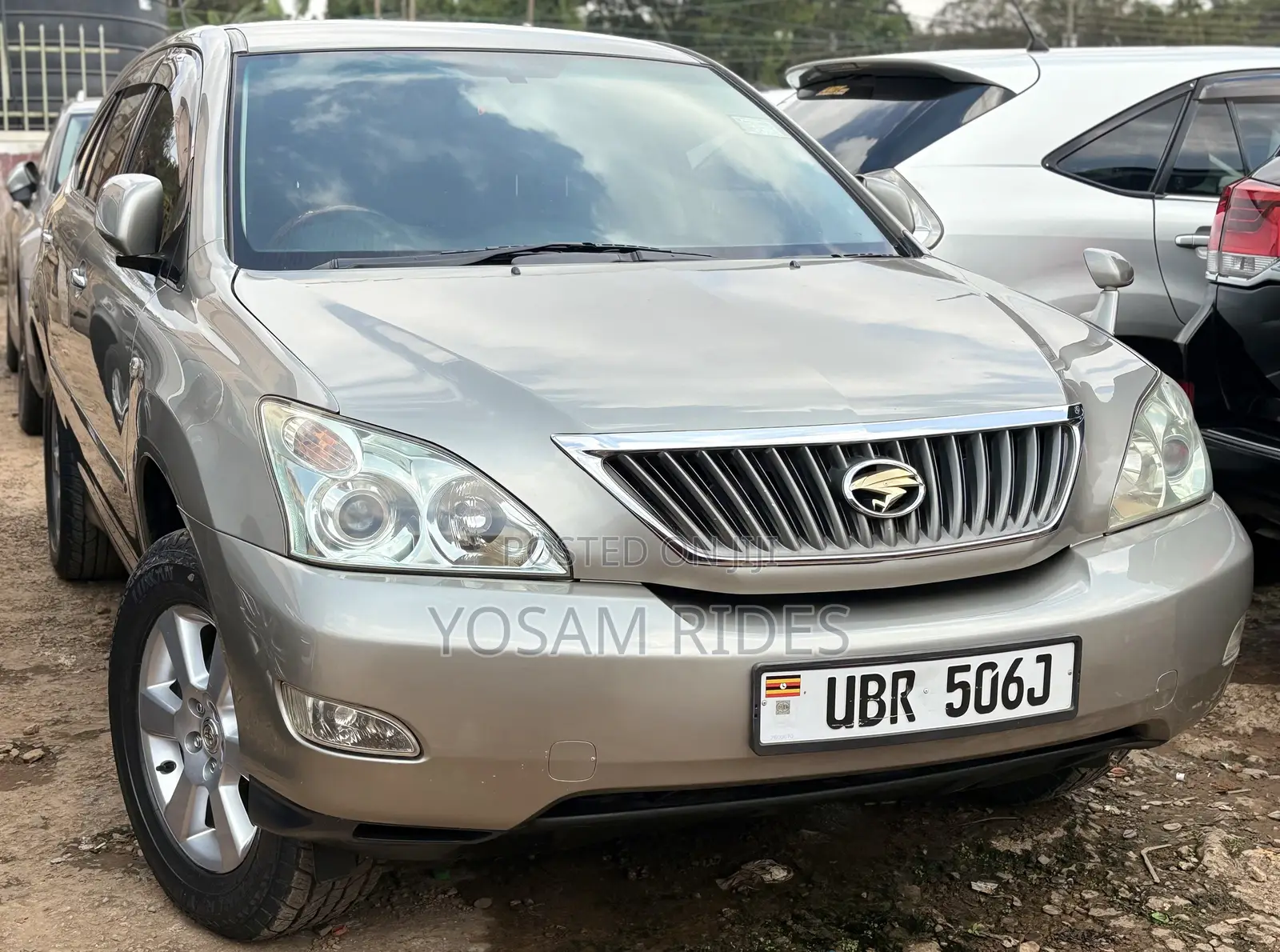 Toyota Harrier 2.4 2011 Gold