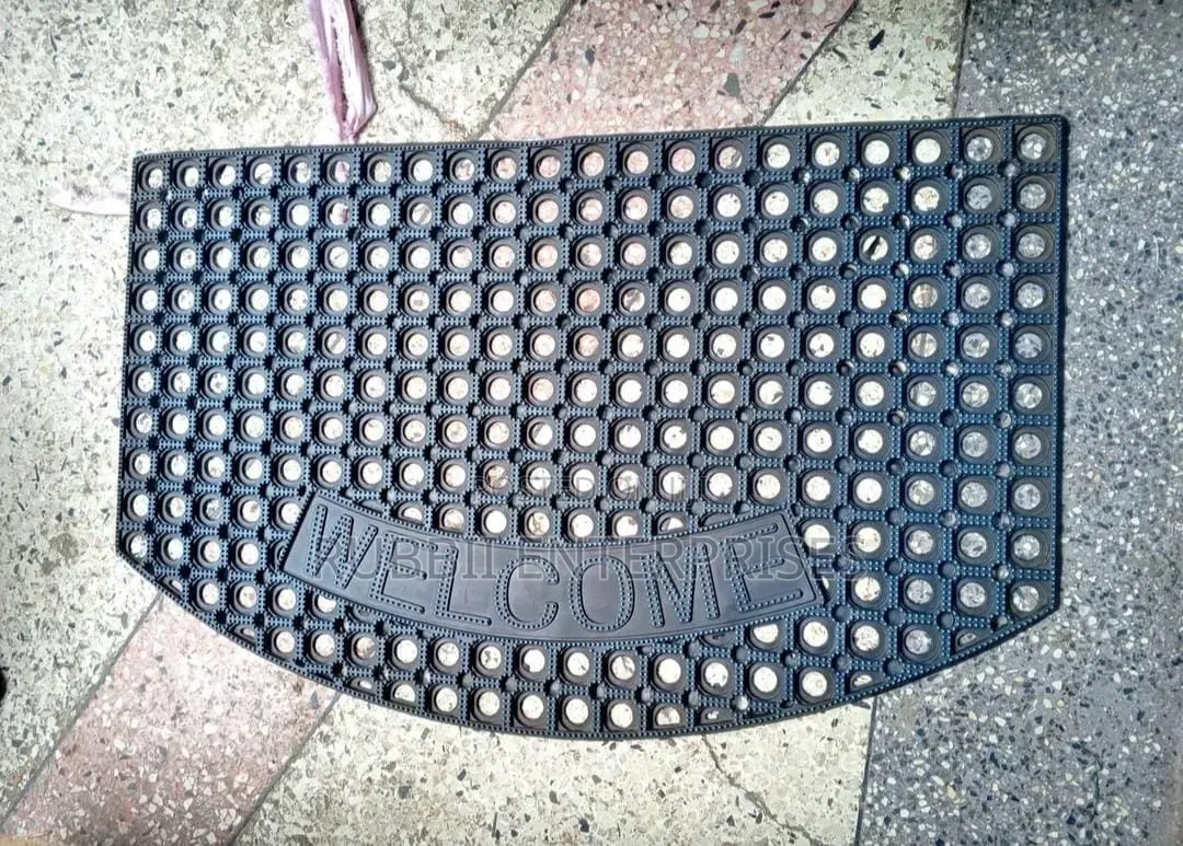 Heavy-Duty, Anti-Slip Curved Black Rubber "WELCOME" Doormat.