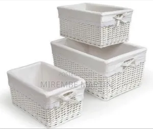 Set of Woven Decorative Storage Baskets With Fabric Liners