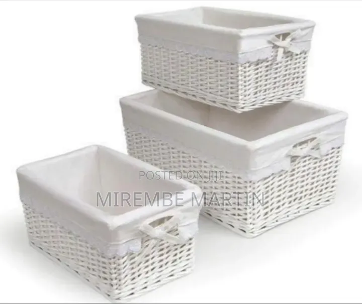 Set of Woven Decorative Storage Baskets With Fabric Liners