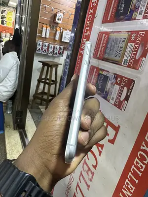 Sharp Aquos Sense 3 SHV45 64 GB White
