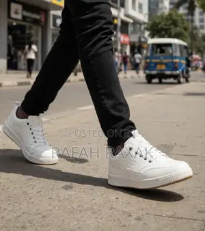 Original Mid-White CATERPILLAR Smart Casual Leather Sneakers
