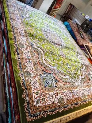 Persian Rugs Uganda – Original Centre Carpets for Home