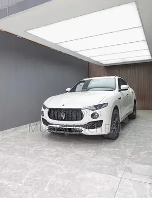Maserati Levante S AWD 2018 White