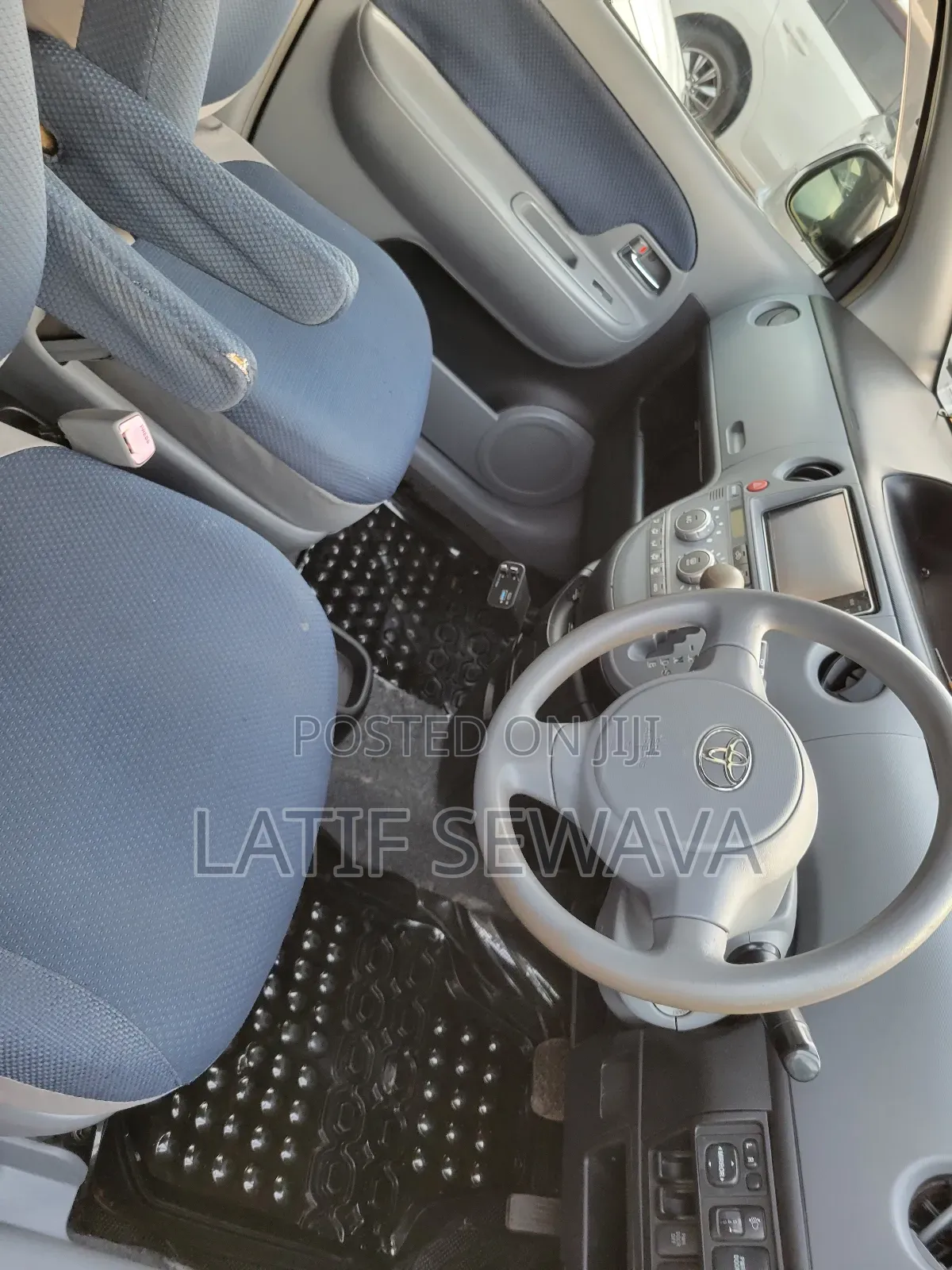 Toyota Sienta 1.5 AWD 2006 Silver