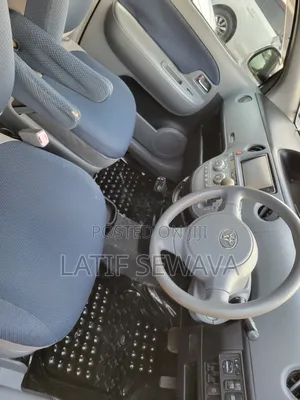 Toyota Sienta 1.5 AWD 2006 Silver