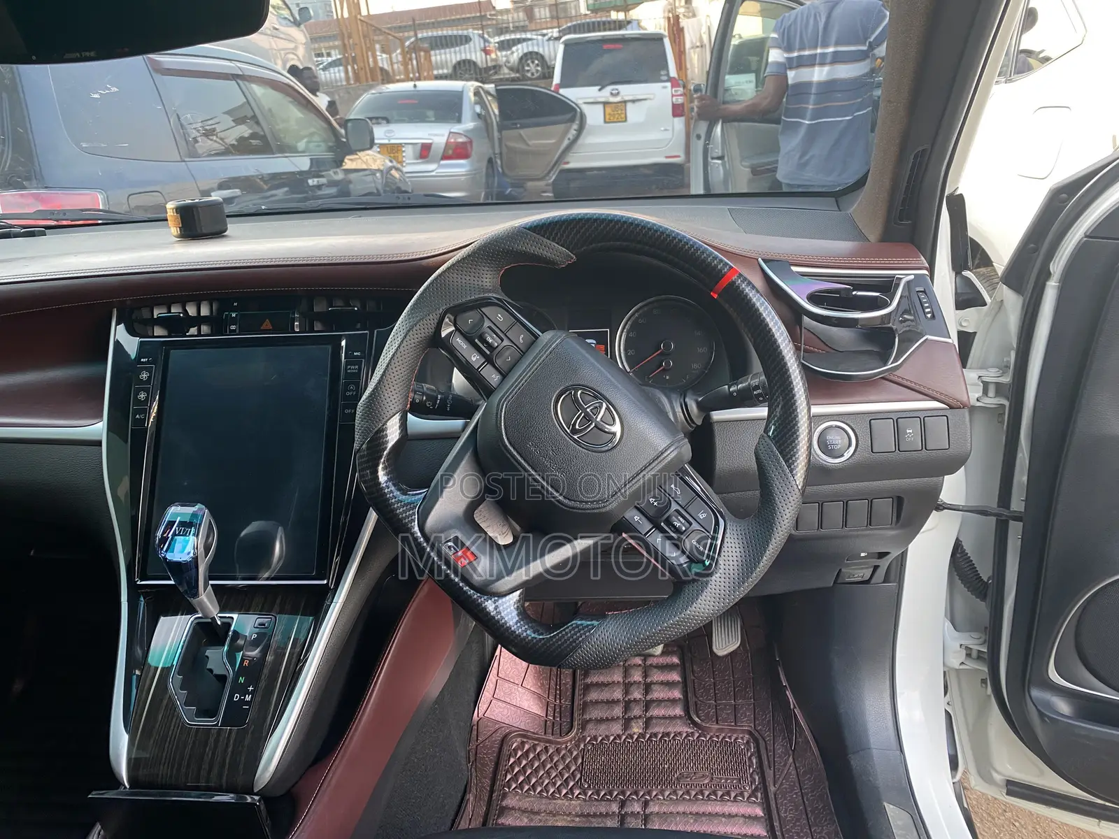 Toyota Harrier 2.0 2015 White