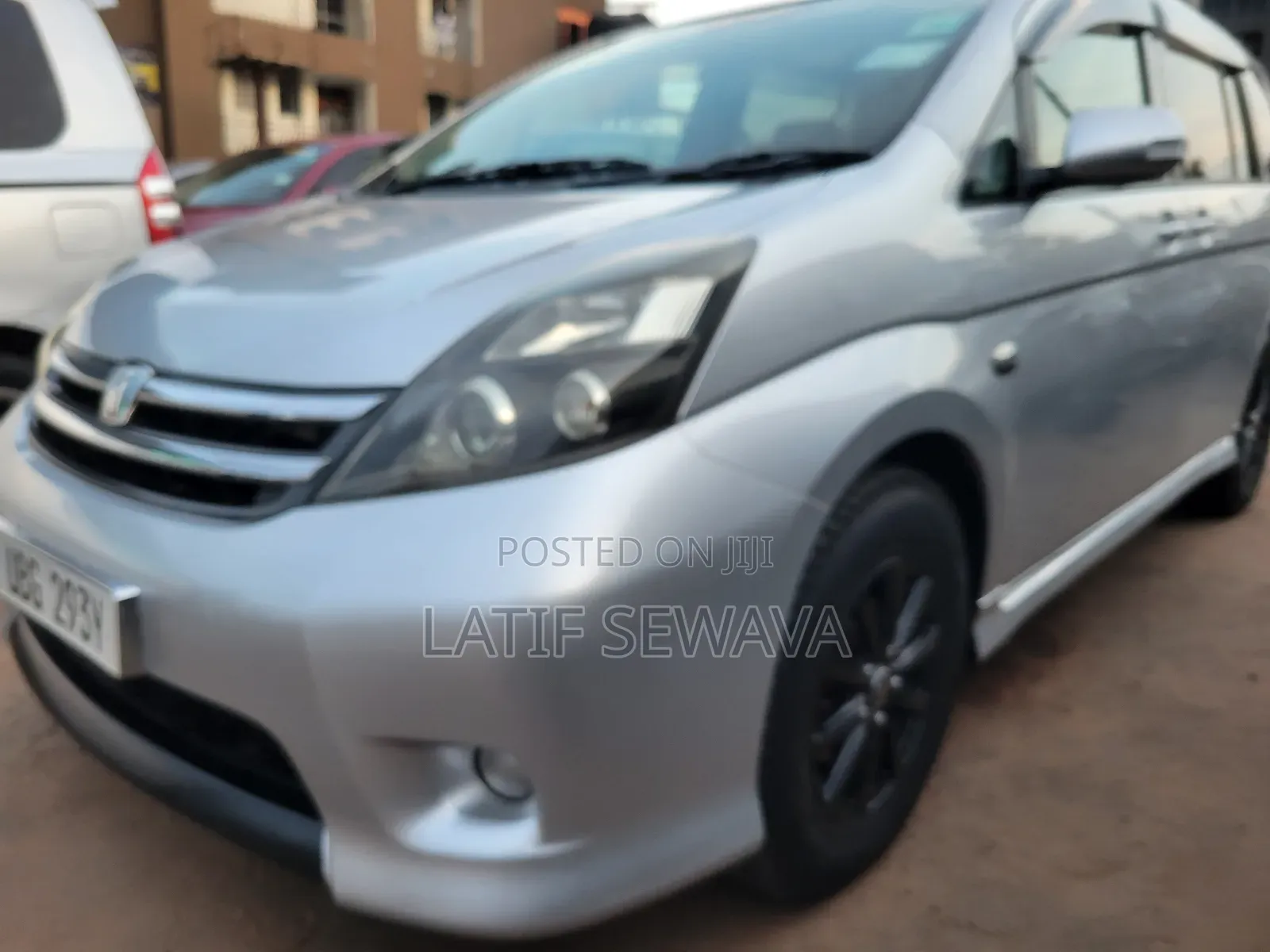 Toyota ISIS 1.8 Platana 2008 Silver