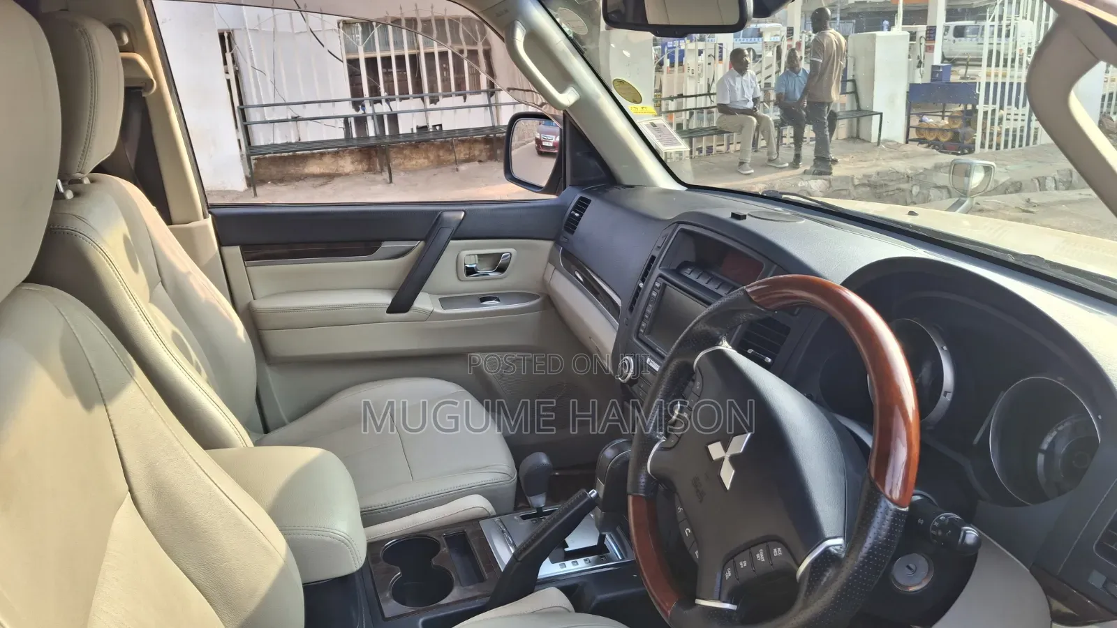 Mitsubishi Pajero 2011 Silver