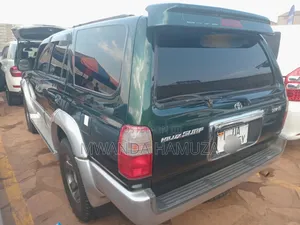 Toyota Hilux Surf 2000 Green