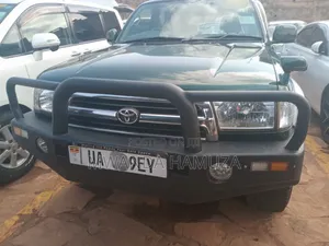 Toyota Hilux Surf 2000 Green