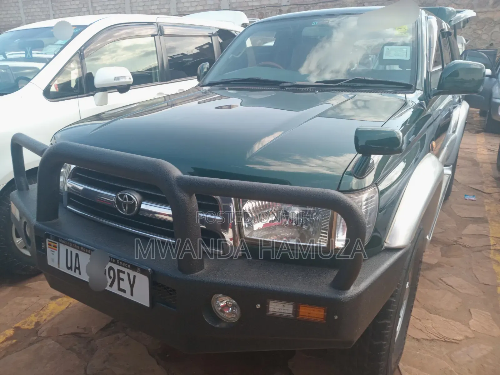 Toyota Hilux Surf 2000 Green