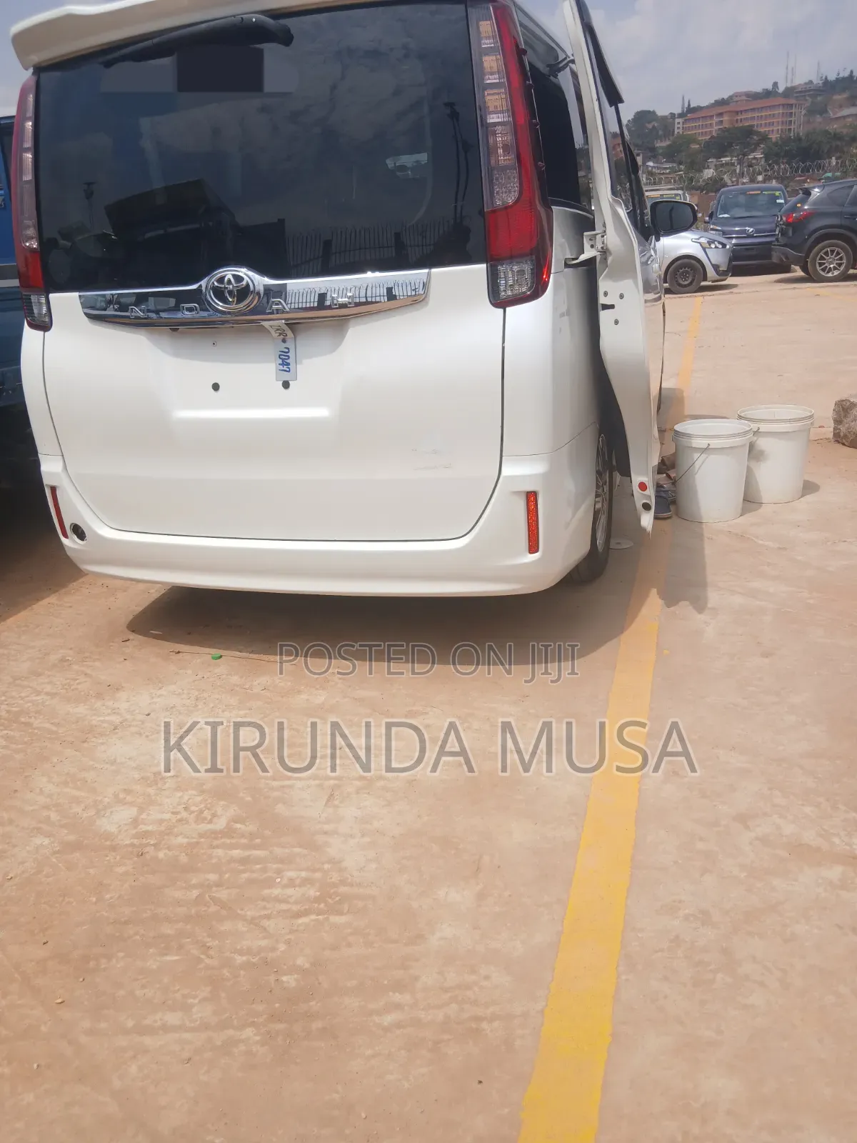 Toyota Noah 2014 White