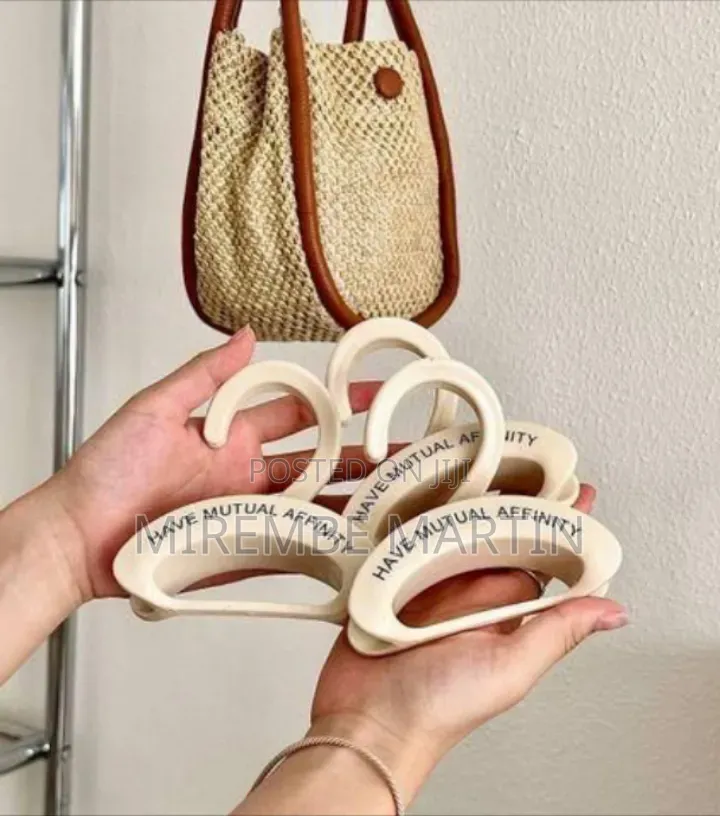 6-Piece Pack of Ergonomic Closet Handbag Hangers