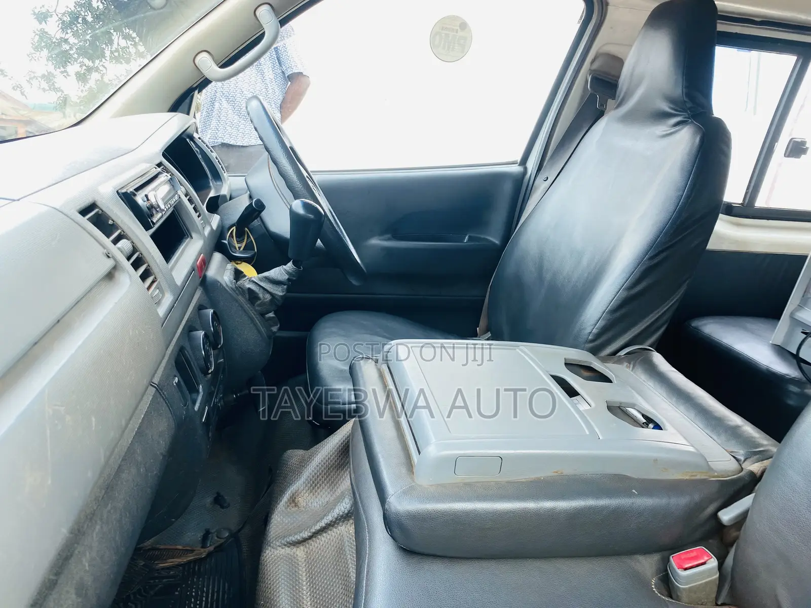 Toyota HiAce 2007 White