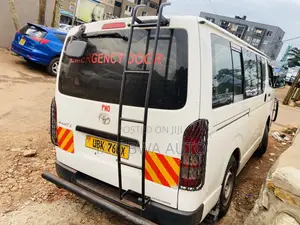 Toyota HiAce 2007 White