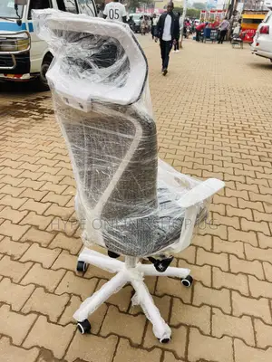 Brandnew Head-Rest,arm-Rest,rotating Office Chair