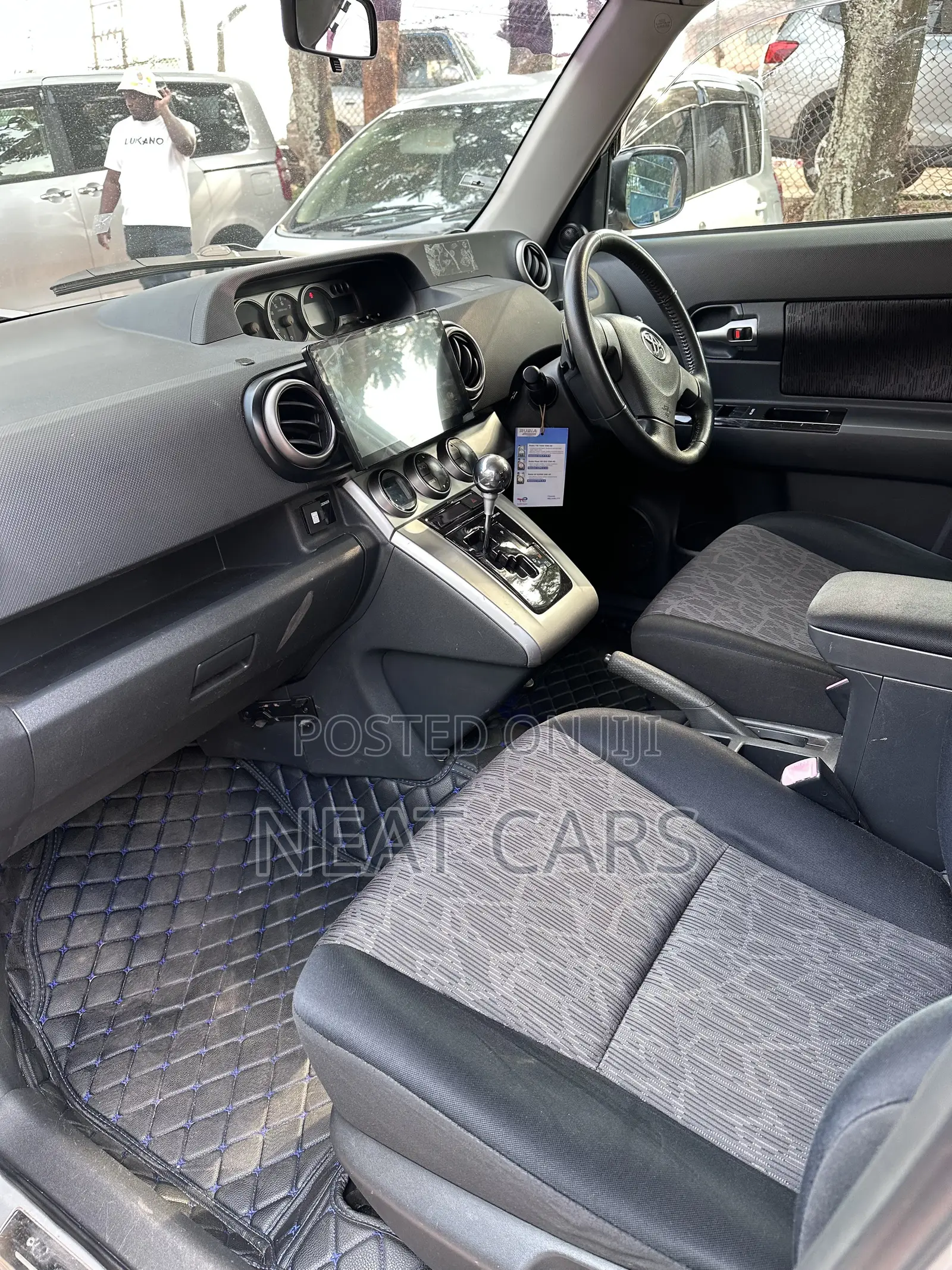 Toyota Corolla Rumion 2011 Silver