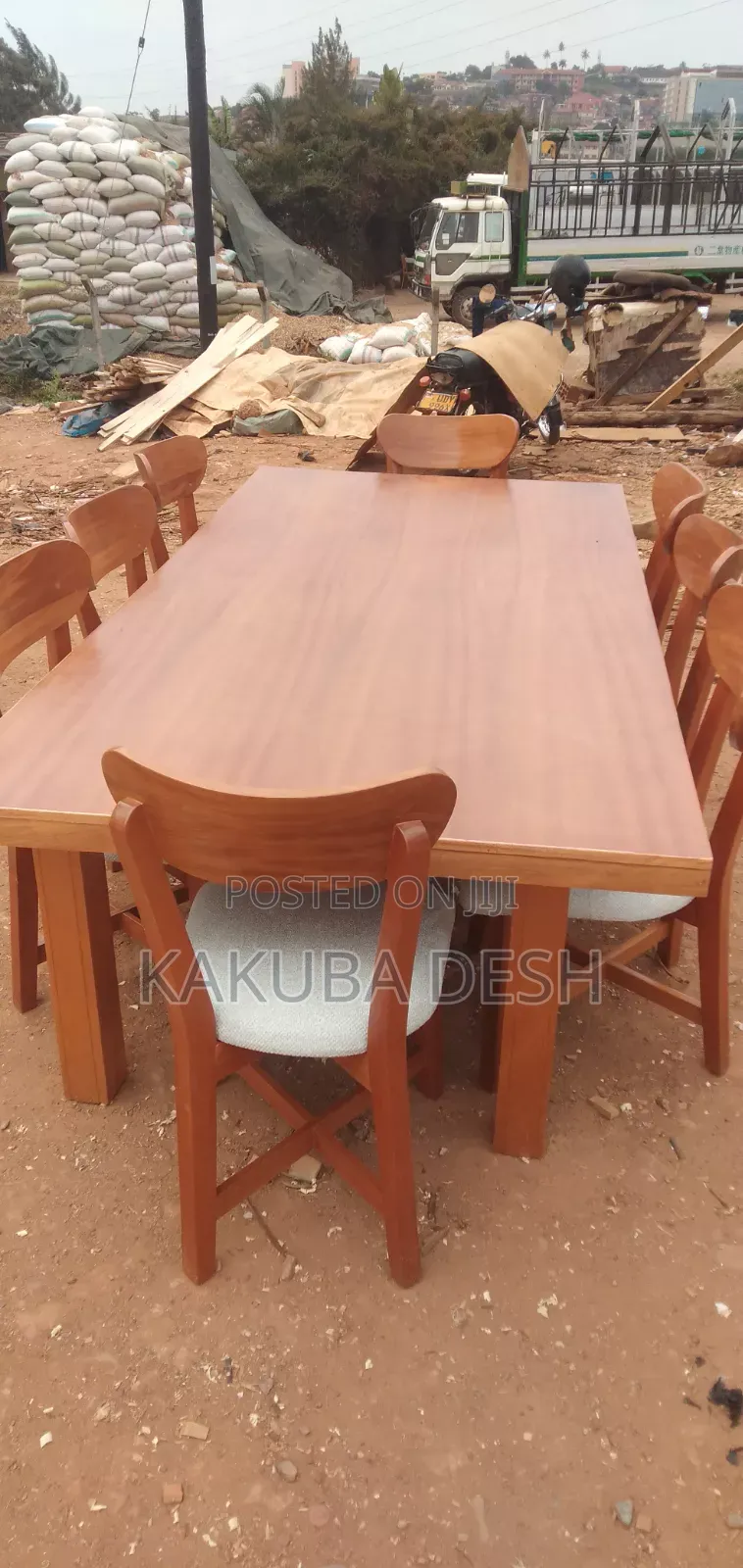 Eieght Seater Mahogany Dinnig
