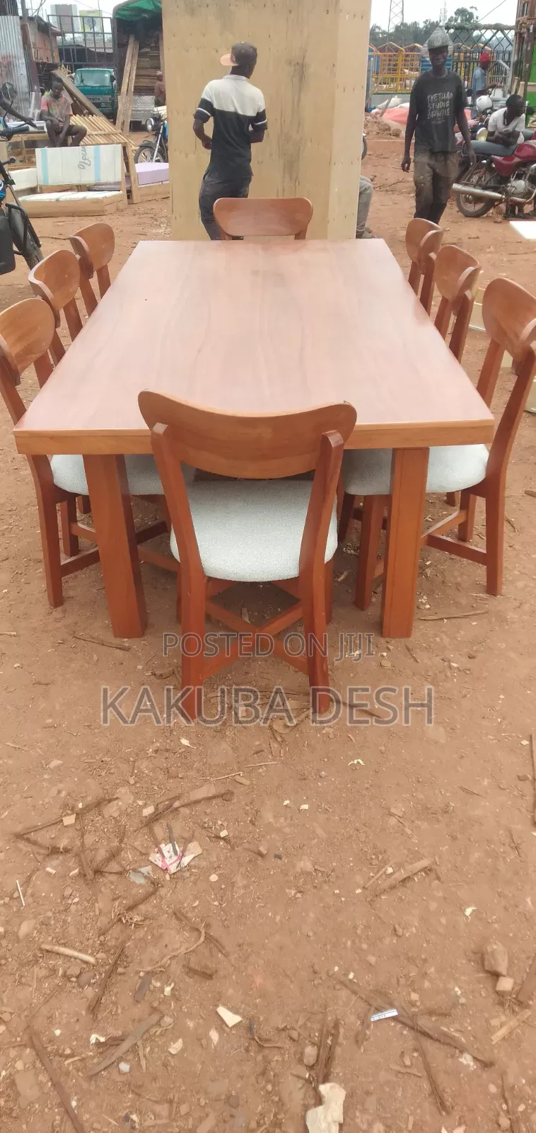 Eieght Seater Mahogany Dinnig