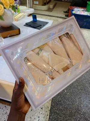 Luxury Boxed Dining Table Linen Gift Set.