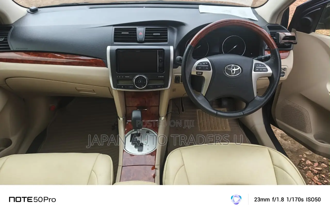 Toyota Premio 1.8 AWD 2013 Gray