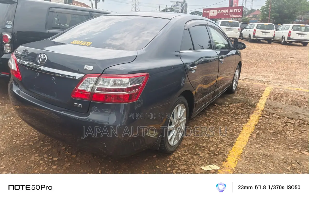 Toyota Premio 1.8 AWD 2013 Gray