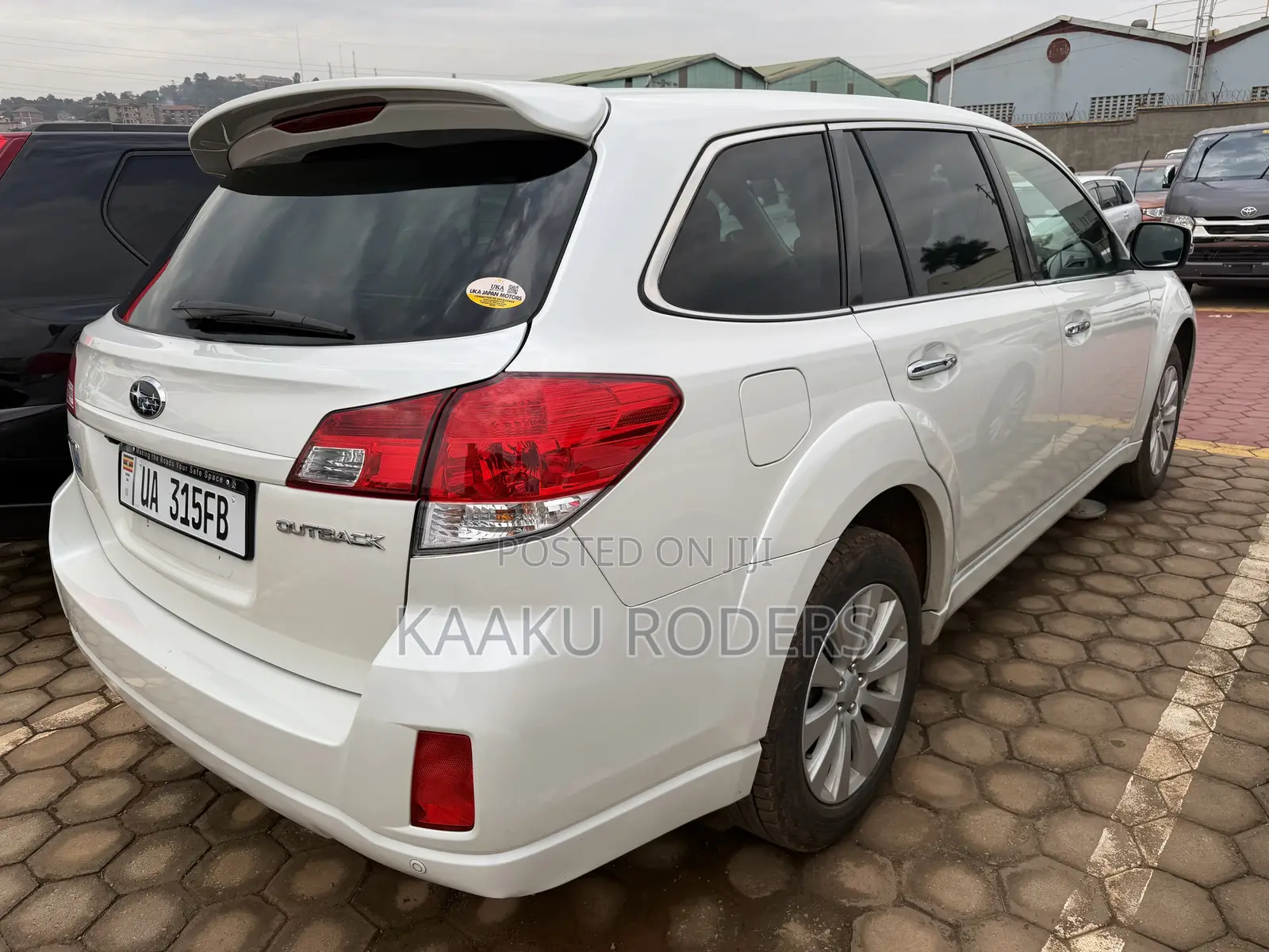 Subaru Outback 2.5i 2011 White