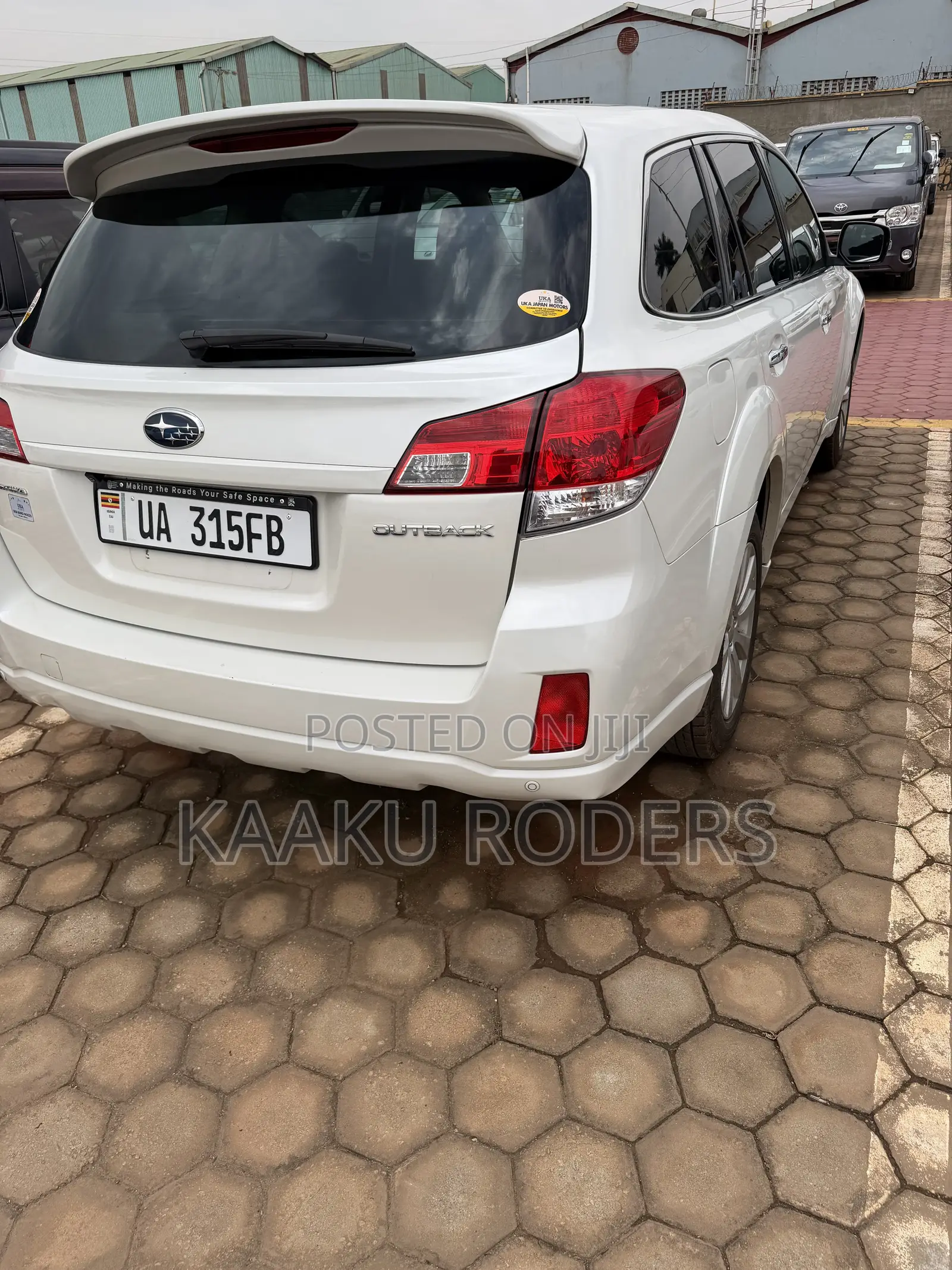 Subaru Outback 2.5i 2011 White